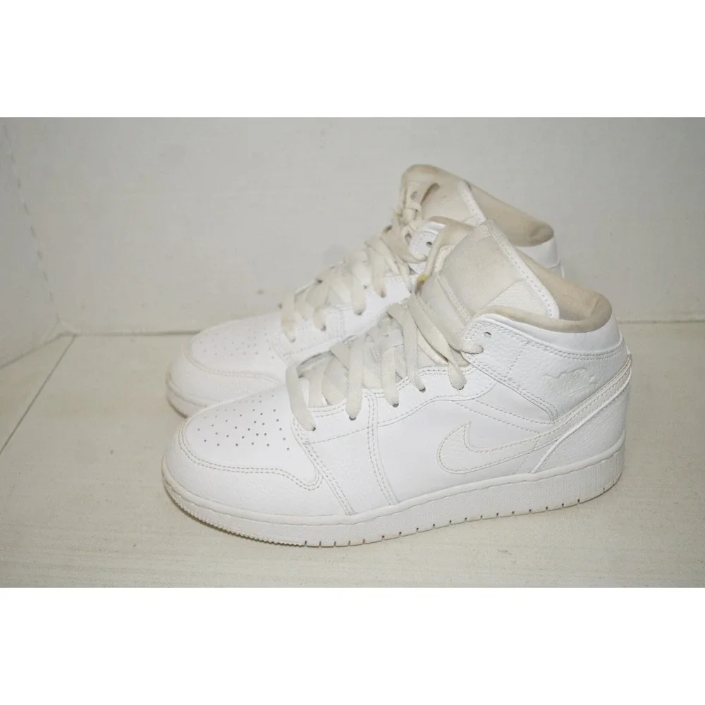 Nike Air Jordan 1 Mid GS Triple White 554725 130 Size 7Y